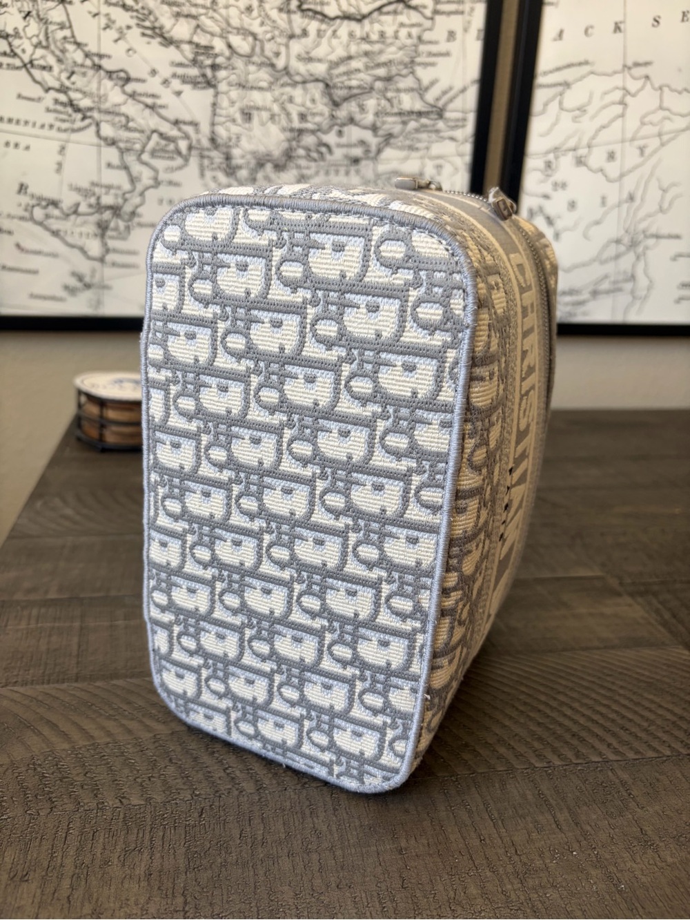 Dior Light Gray Dior Oblique Vanity Case - Picture 6 of 16